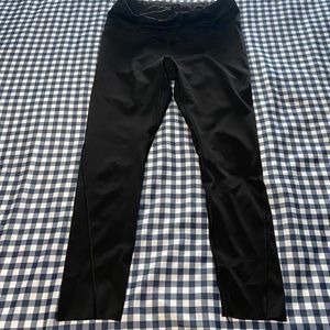 Athleta- M- seamless bottom 3/4 legging